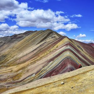 Pallay Puncho – La Montaña Arco Iris Filuda